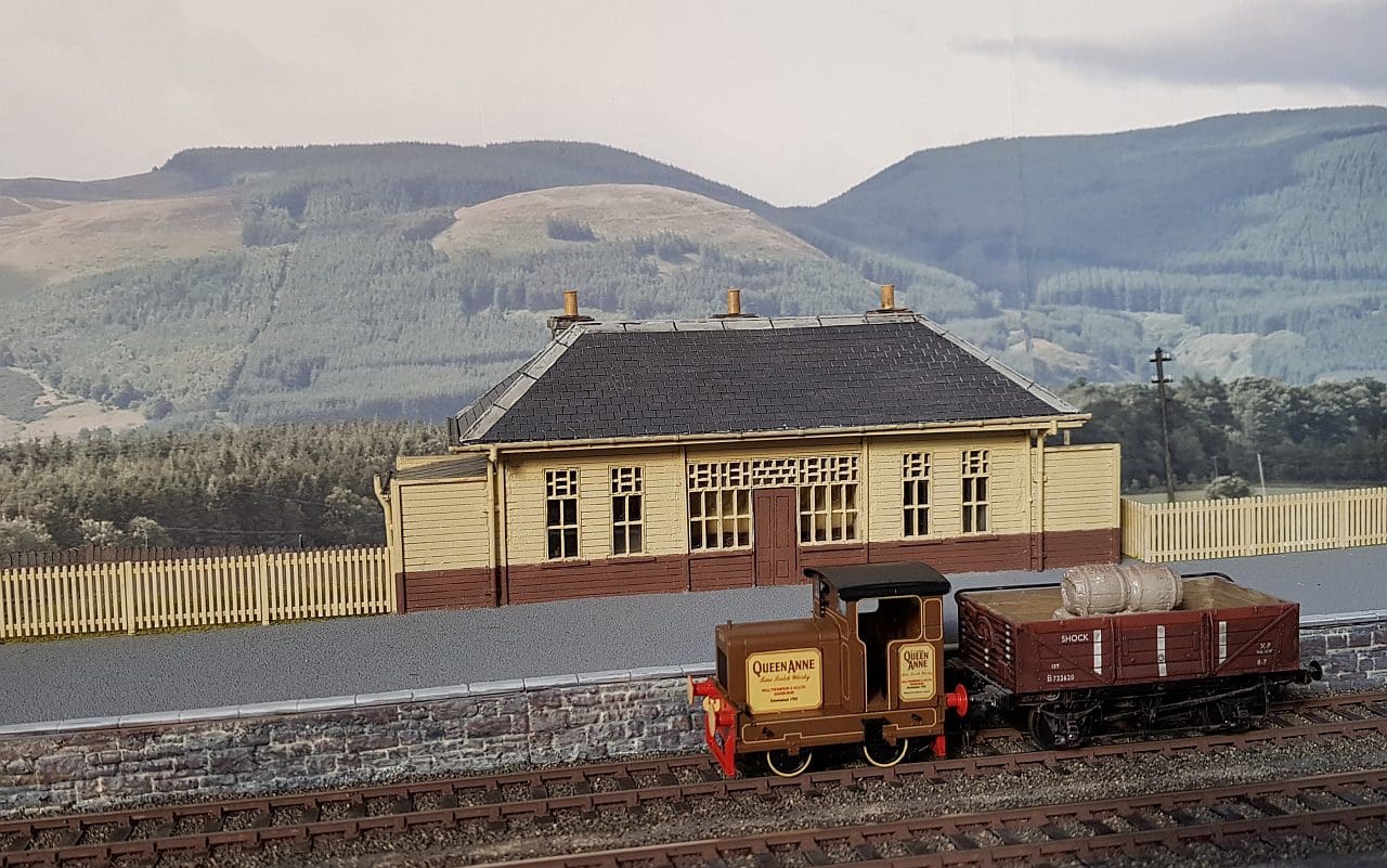 Longmorn Station - Fun Pop Up 3D Wooden Gift Card | Craft